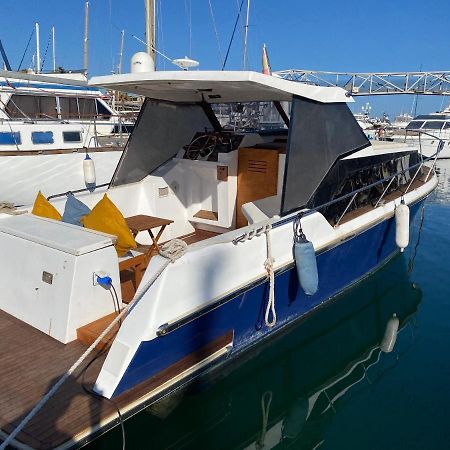 ホテルLaura Boat サン・アドリア・デ・ベソス エクステリア 写真