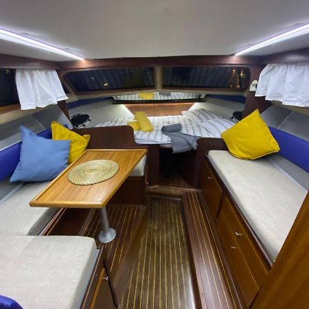 ホテルLaura Boat サン・アドリア・デ・ベソス エクステリア 写真