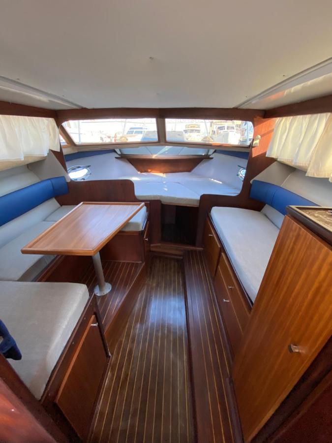 ホテルLaura Boat サン・アドリア・デ・ベソス エクステリア 写真