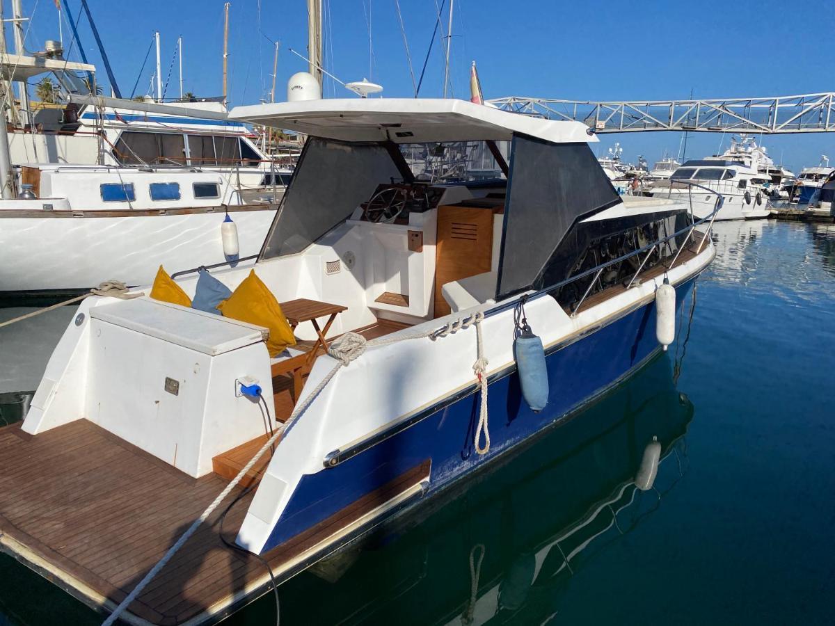 ホテルLaura Boat サン・アドリア・デ・ベソス エクステリア 写真