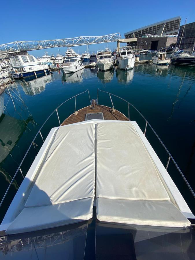 ホテルLaura Boat サン・アドリア・デ・ベソス エクステリア 写真