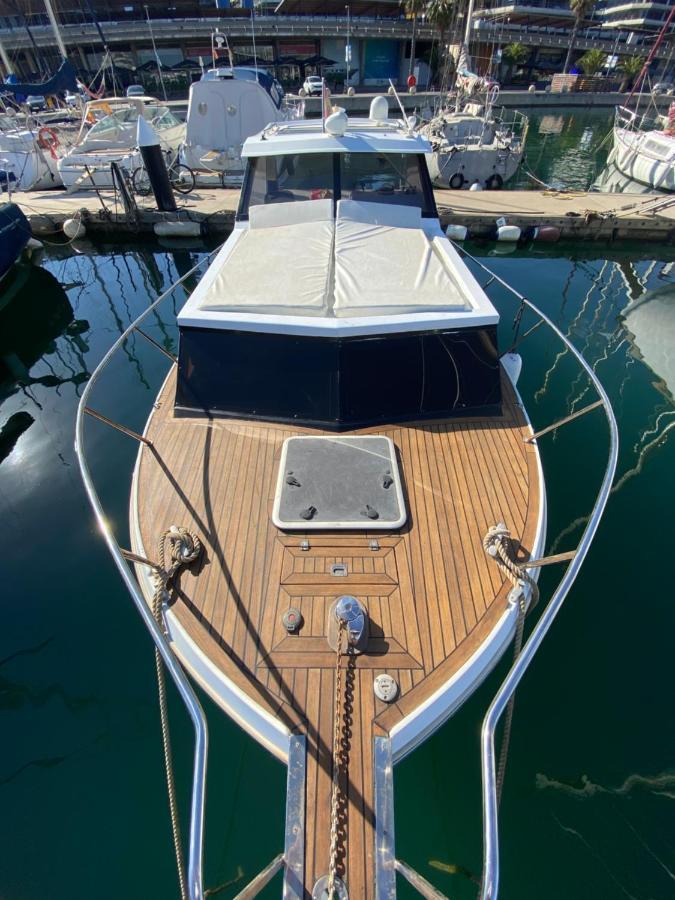 ホテルLaura Boat サン・アドリア・デ・ベソス エクステリア 写真